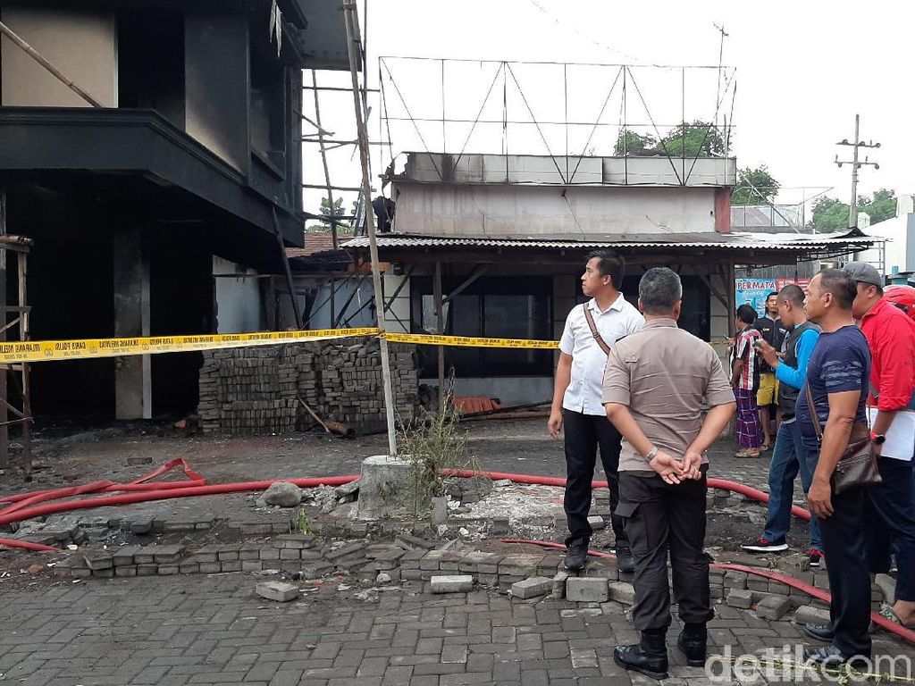 Bertambah, Total Jumlah Korban Kebakaran Ruko di Probolinggo 44 Orang Bertambah, Total Jumlah Korban Kebakaran Ruko di Probolinggo 44 Orang