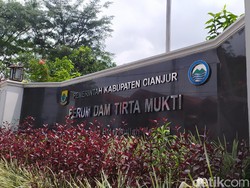 Kembali Kerja Usai Isolasi, Bos-Staf PDAM Cianjur Tetap Harus Jaga Jarak