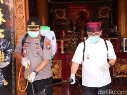 Klenteng Tertua di Banyuwangi Juga Disemprot Disinfektan Cegah Corona
