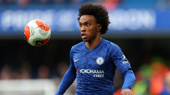 LONDON, ENGLAND - FEBRUARY 22: Willian of Chelsea during the Premier League match between Chelsea FC and Tottenham Hotspur at Stamford Bridge on February 22, 2020 in London, United Kingdom. (Photo by Catherine Ivill/Getty Images)