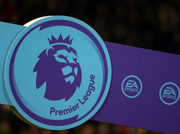 Logo Premier League NORWICH, ENGLAND - FEBRUARY 15: The Heads up campaign logo is seen ahead of the Premier League match between Norwich City and Liverpool FC at Carrow Road on February 15, 2020 in Norwich, United Kingdom. (Photo by Catherine Ivill/Getty Images)