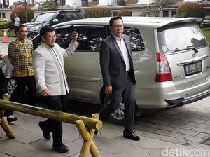 Bareng Ridwan Kamil, Aa Gym Pantau Kasus Corona di Bandung