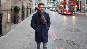 Gaya Modis Raphael Maitimo, Pesepakbola yang Disebut Pacar Baru Agnez Mo