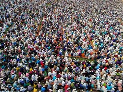 25 Ribu Orang Hadiri Doa Lawan Corona di Bangladesh, Publik Marah