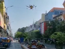 Pakai Drone, Pemda DIY Semprotkan Disinfektan di Jalan Malioboro
