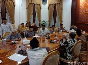 MUI Sebut Masjid di Jawa Timur Tetap Menggelar Salat Jumat, Asal ...