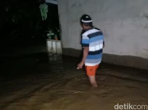 Sungai Meluap, Puluhan Rumah Warga di Cibadak Sukabumi Terendam
