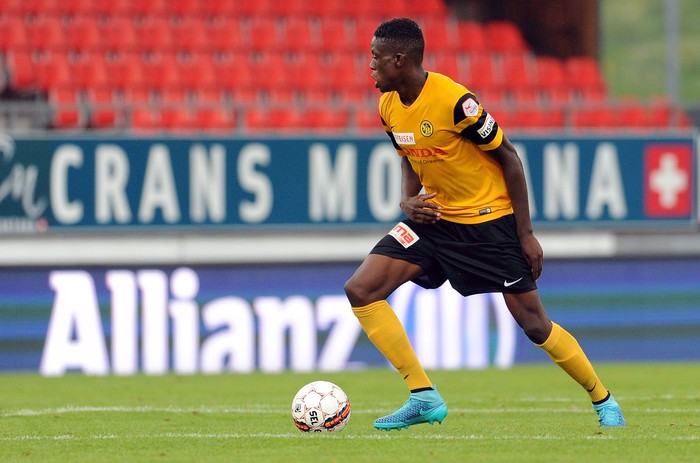 SION, SWITZERLAND - AUGUST 23:  Denis Zakaria  of  BSC Young Boys in action during the Raiffeisen Super League match between FC Sion and BSC Young Boys on August 23, 2015 in Sion, Switzerland.  (Photo by Pier Marco Tacca/Getty Images)