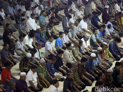 Pasien Positif Corona Jadi Imam Tarawih, Dokter: Virus Dianggap Remeh