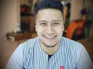 Arie Untung Kecam Presiden Macron, Taruh Tas Mahal Merek Prancis di Lantai Arie Untung Kecam Presiden Macron, Taruh Tas Mahal Merek Prancis di Lantai