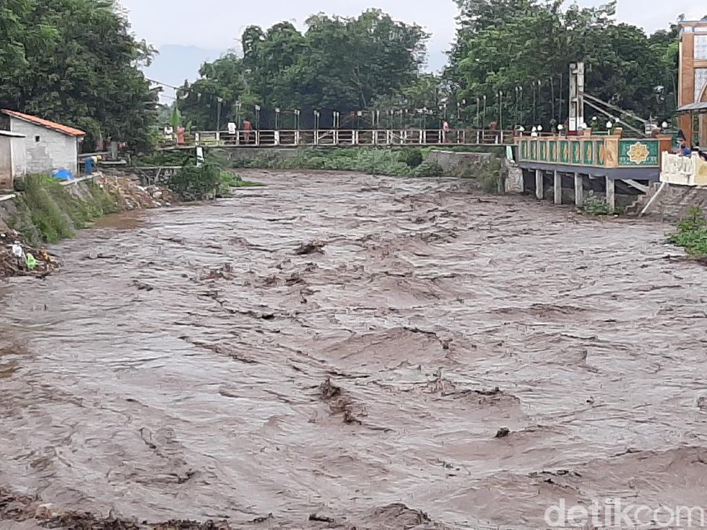 Banjir Lahar Hujan dari Gunung Bromo Bikin Resah Warga Probolinggo