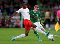 Denis Zakaria (kiri) saat membela timnas Swiss