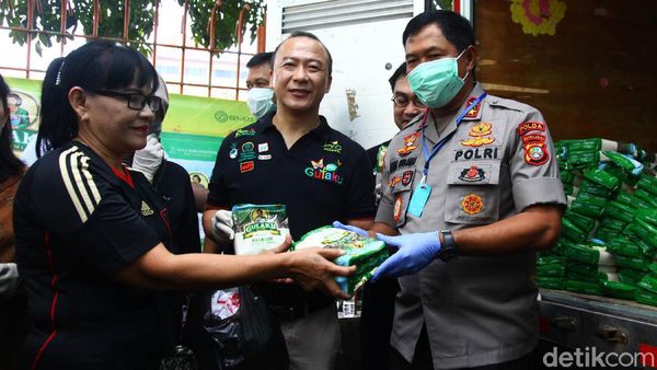 Kapolda Metro Jaya Cek Stok Pangan di Pasar Palmerah
