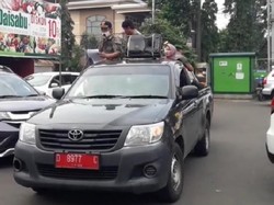 Cegah Corona, Satpol PP Bandung Keliling Kota Beri Imbauan ke Warga