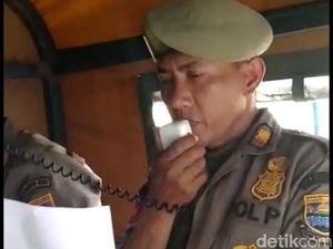 Satpol PP Bandung Barat-Cimahi Imbau Warga Tak Berkumpul di Keramaian