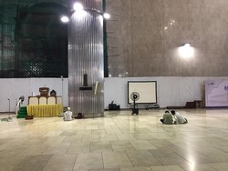 Jemaah Masih Bisa Salat di Masjid Istiqlal, Layanan Wisata-Iktikaf Ditutup