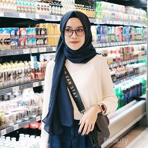 Hijabers Inilah Cara Memilih Kacamata Minus Yang Tepat Untuk Wajahmu