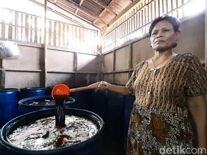 Bupati Banyumas Akan Buat Hand Sanitizer Berbahan Ciu