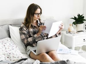 Mulai WFH? Ini Tips Tetap Sehat dan Produktif Selama Bekerja dari Rumah Mulai WFH? Ini Tips Tetap Sehat dan Produktif Selama Bekerja dari Rumah