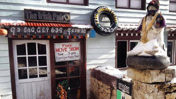 Berkunjung ke The Irish Pub, Bar Tertinggi di Kaki Gunung Everest