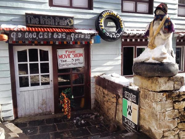 Berkunjung ke The Irish Pub, Bar Tertinggi di Kaki Gunung Everest