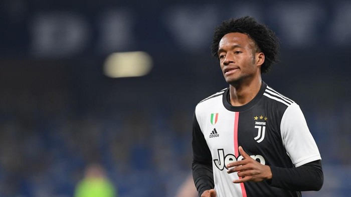 NAPLES, ITALY - JANUARY 26: Juan Cuadrado of Juventus during the Serie A match between SSC Napoli and  Juventus at Stadio San Paolo on January 26, 2020 in Naples, Italy. (Photo by Francesco Pecoraro/Getty Images)