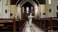 Gereja Katedral Bandung Disemprot Disinfektan