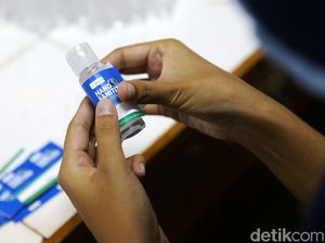 Melihat Produksi Hand Sanitizer Pencegah Corona di UI