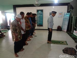 Curhat Jemaah Saat Salat Jumat Ditiadakan di Masjid Al-Falah