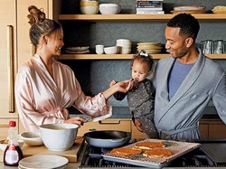 Chrissy Teigen hingga Massimo Bottura, Demo Masak Online dari Rumah