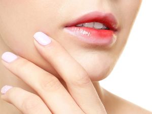 4 Cara Gampang Bikin Bibir Ombre Ala Cewek Korea