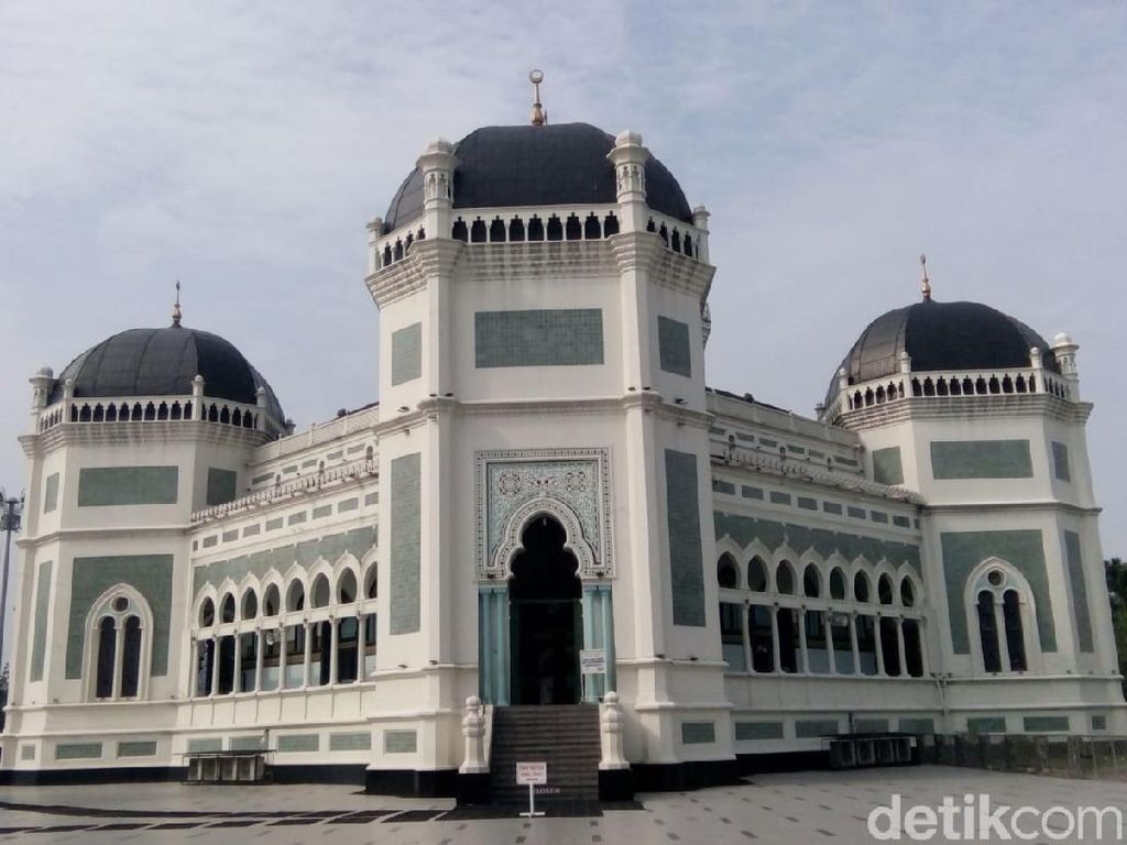 MUI Medan Ajak Warga Zikir Malam 1 Muharam: Tetap Patuhi Protokol COVID-19 MUI Medan Ajak Warga Zikir Malam 1 Muharam: Tetap Patuhi Protokol COVID-19