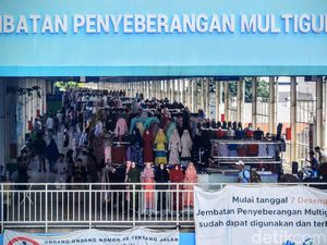 H-3 Lebaran, Pasar Tanah Abang Masih Ramai Pembeli