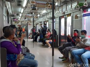 Bupati-Anggota Dewan Soroti KRL Tetap Beroperasi di Tengah Pandemi Bupati-Anggota Dewan Soroti KRL Tetap Beroperasi di Tengah Pandemi