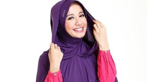 6 Merk Hijab Terpopuler di Indonesia, Kamu Wajib Punya Salah Satunya!