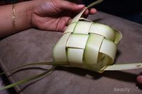 Cara Membuat Ketupat Yang Empuk, Enak, Dan Tahan Lama Untuk Keluarga ...