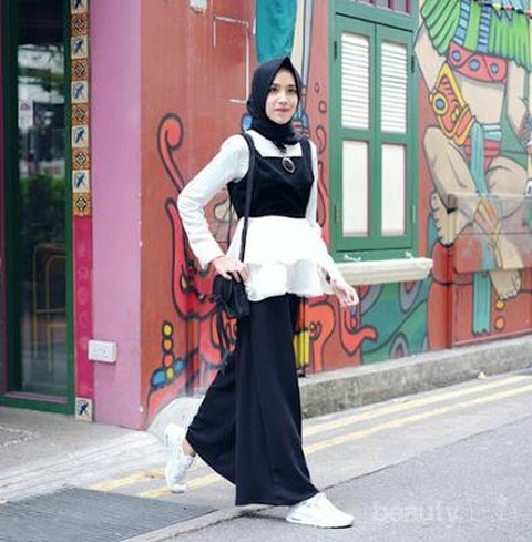 inspirasi fashion hijab monokrom ala selebgram amelia elle