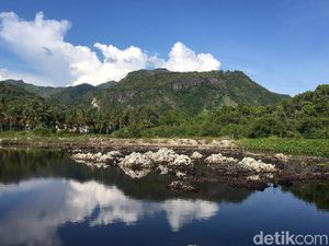 Mengintip Keindahan Tebing Batu di Pantai Taraujung Majene