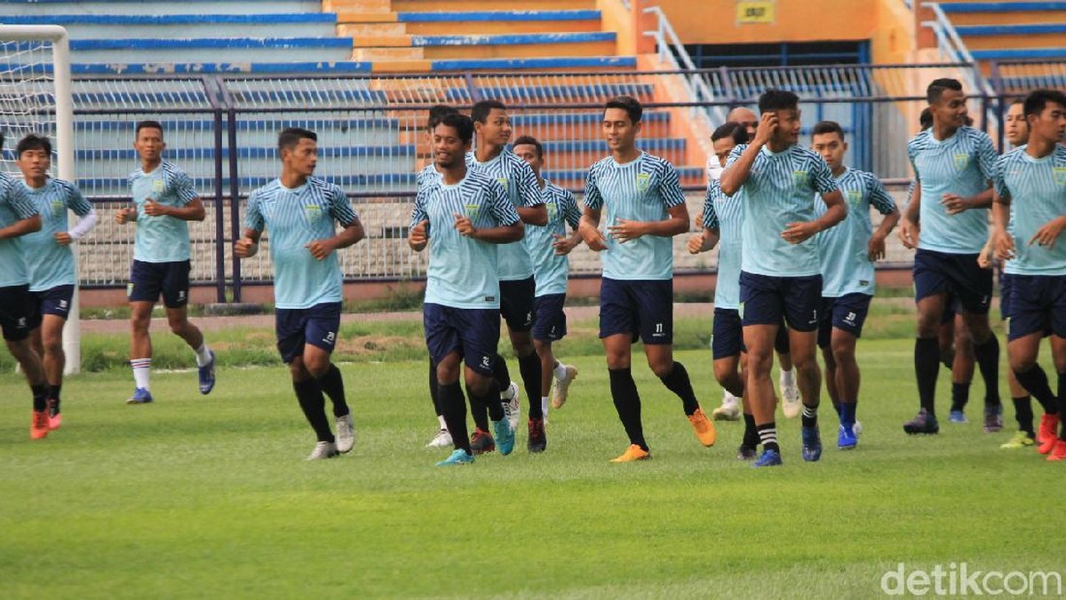 Persela Lamongan menambah libur pemain. (Foto: detikcom/Eko Sudjarwo)