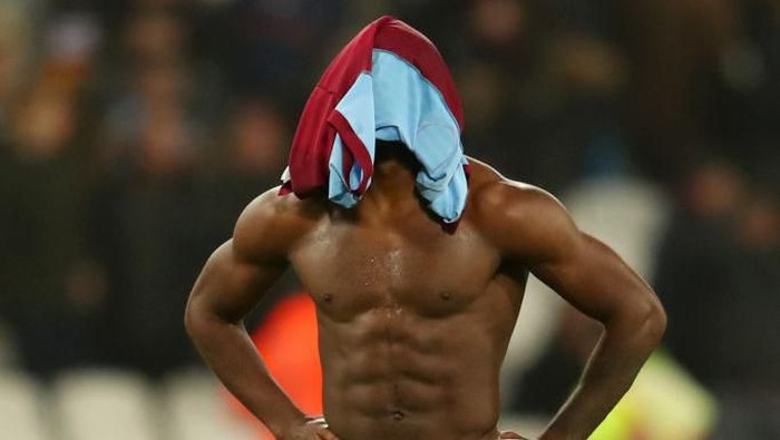 LONDON, ENGLAND - JANUARY 25: Michail Antonio of West Ham United looks dejected following the FA Cup Fourth Round match between West Ham United and West Bromwich Albion at The London Stadium on January 25, 2020 in London, England. (Photo by Catherine Ivill/Getty Images)
