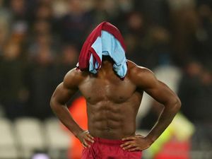 Tottenham Vs West Ham 2-0, Antonio ke Sessegnon: Stiknya Rusak