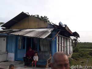 Puluhan Rumah Dua Desa di Lamongan Rusak Diterjang Puting Beliung