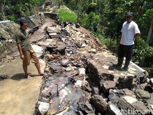 Diguyur Hujan Lebat, Saluran Irigasi di Kulon Progo Jebol Diguyur Hujan Lebat, Saluran Irigasi di Kulon Progo Jebol