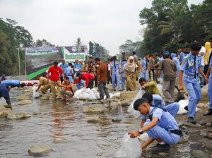 Restocking Ikan, KKP Produksi Benih Ikan Lokal Massal