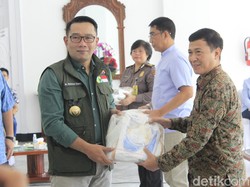 Pemprov Jabar Pasok 1 Juta Masker ke Puskesmas untuk Warga