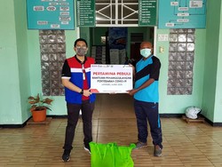 Cegah Corona, Pertamina Beri Paket Multivitamin ke Puskesmas Jayapura