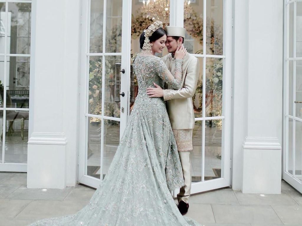 7 Gaya Artis Indonesia yang Menikah Saat Corona 7 Gaya Artis Indonesia yang Menikah Saat Corona