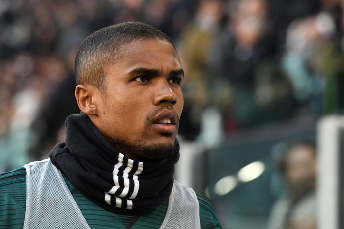 TURIN, ITALY - JANUARY 06: Douglas Costa of Juventus during the Serie A match between Juventus and Cagliari Calcio at Allianz Stadium on January 6, 2020 in Turin, Italy. (Photo by Chris Ricco/Getty Images)