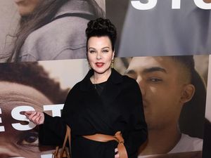 Aktris Debi Mazar Positif Terinfeksi Corona