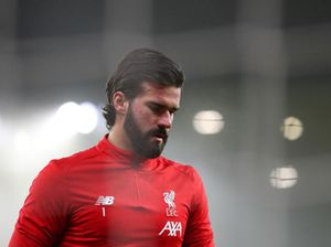Ada Pandemi Corona, Alisson Kekeuh Latihan di Markas Liverpool